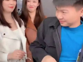 小伙看到小姐姐,小伙偶遇小姐姐的浪漫瞬间